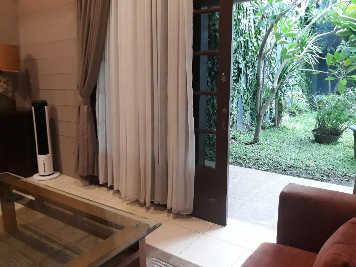 Alsalam Syariah Guesthouse Surakarta  Экстерьер фото