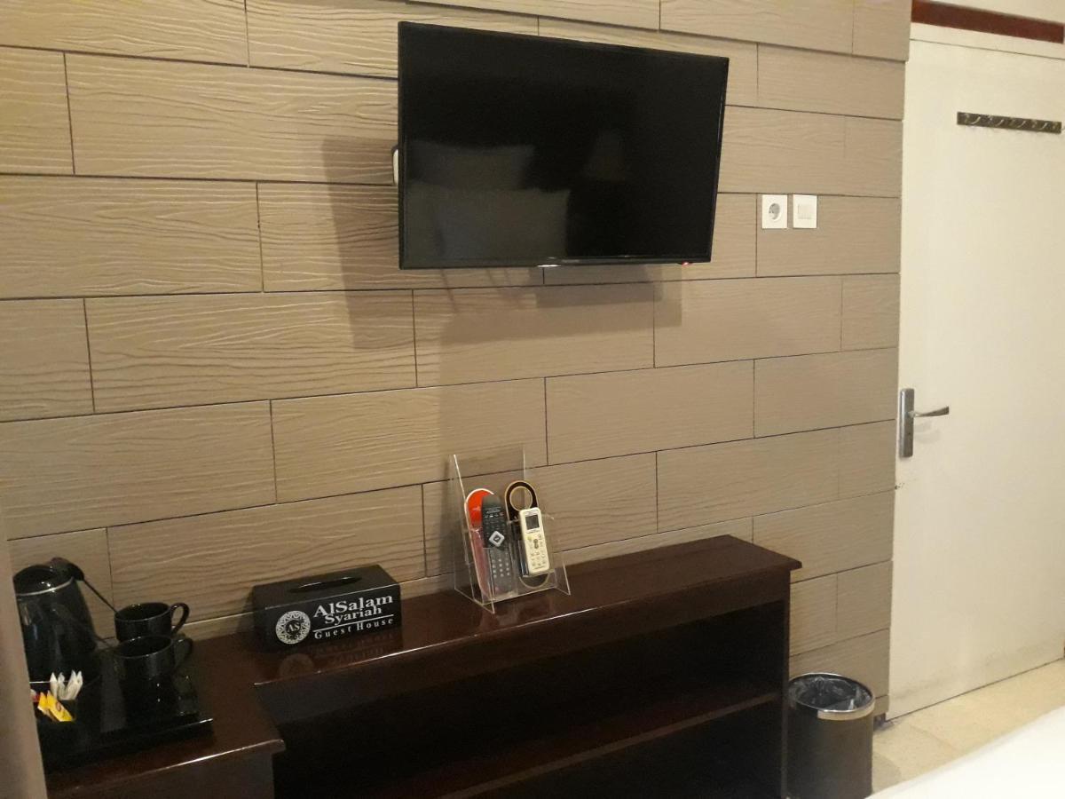 Alsalam Syariah Guesthouse Surakarta  Экстерьер фото