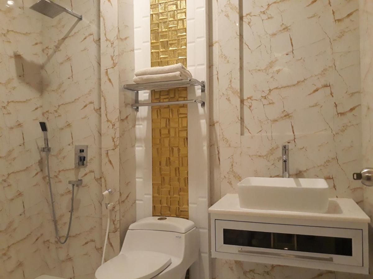 Alsalam Syariah Guesthouse Surakarta  Экстерьер фото